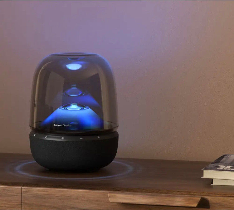 اسپیکر بلوتوثی هارمن کاردن مدل 5 Aura Studio، با توان خروجی 160 وات دارای نور RGB و ساب ووفر 143 میلی متری قابل حمل